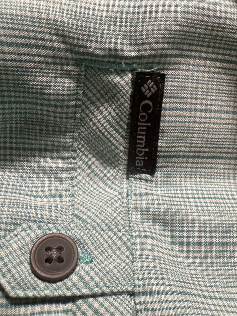 Columbia- Men’s light green checkered button-down shirt. Regular fit, size XXL - Picture 6 of 7